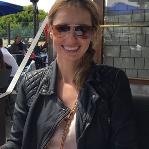 Meet your Posher, Cami